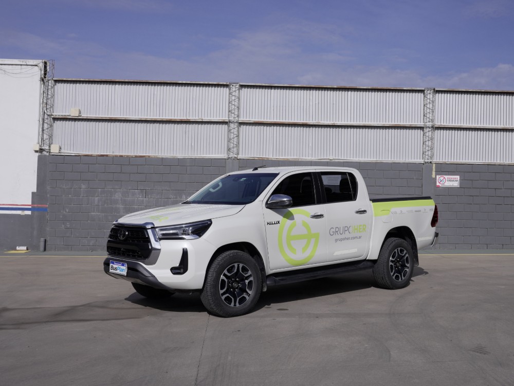Toyota Hilux SRX — foto 4